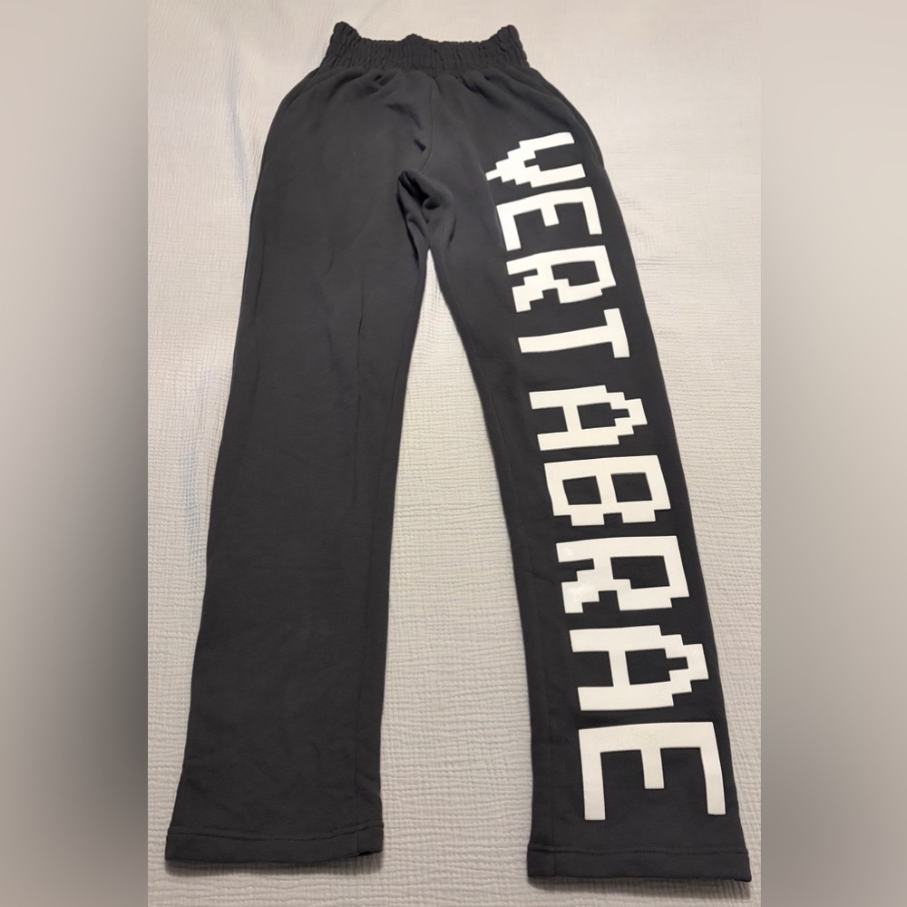 Vertebrae Men’s Logo Grey & White Sweatpants Sz M Medium